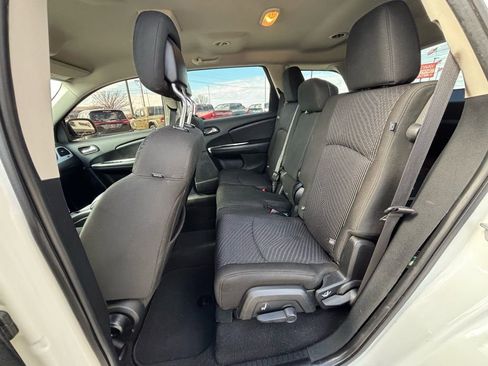 Used 2019 Dodge Journey SE image 11