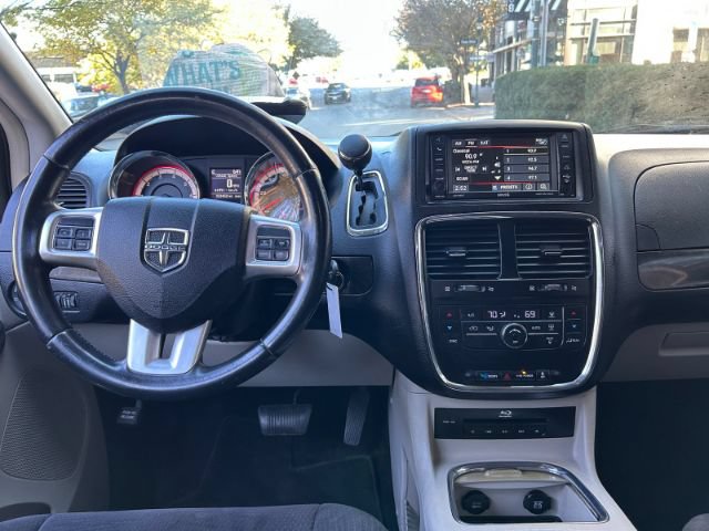 Used 2013 Dodge Grand Caravan Crew w/ Safety Sphere Group FWD image 11