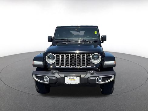 Used 2025 Jeep Wrangler Unlimited Sahara AWD/4WD image 3
