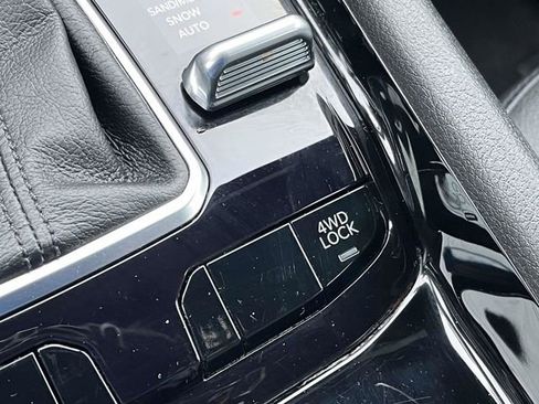 Used 2023 Jeep Compass Limited image 31