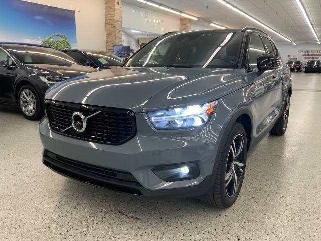 Used 2020 Volvo XC40 T5 R-Design AWD/4WD image 1