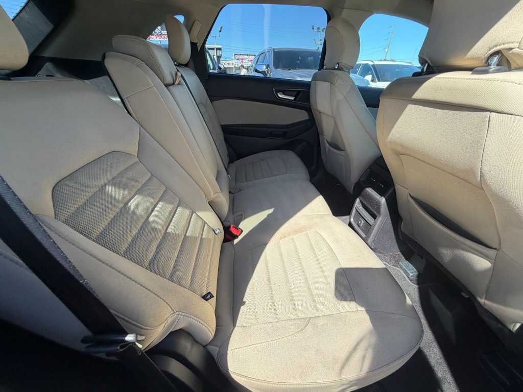 Used 2016 Ford Edge SE FWD image 16