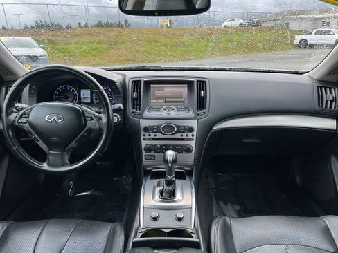 Used 2010 INFINITI G37 Journey w/ Premium Pkg image 11