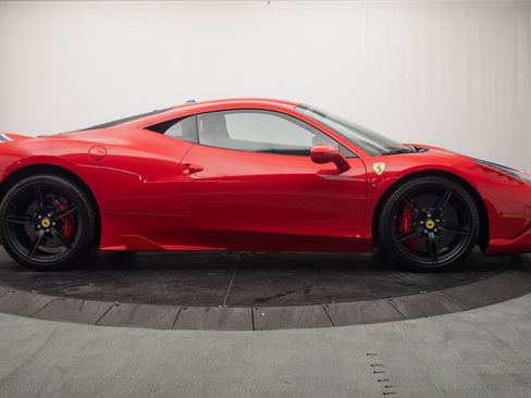Used 2015 Ferrari 458 Speciale Coupe RWD image 2