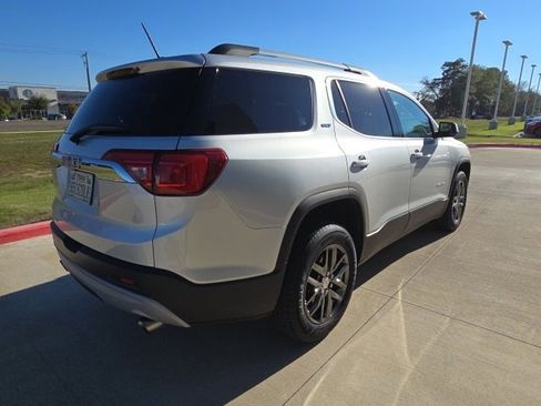 Used 2017 GMC Acadia SLT image 5