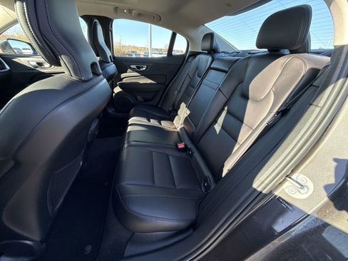 Used 2024 Volvo S60 B5 Core image 24