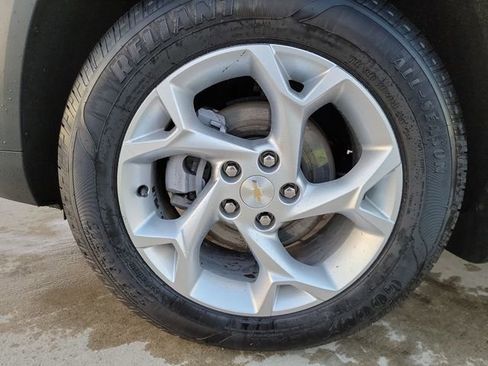 Certified 2025 Chevrolet Trax LS w/ LS Convenience Package image 21