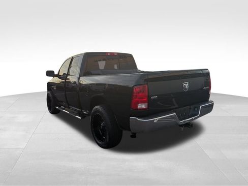 Used 2017 RAM 1500 Classic SLT image 3