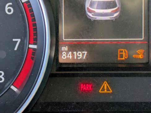 Used 2020 Volkswagen GTI SE image 21