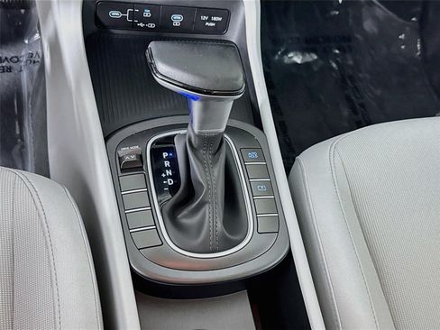 Used 2025 Hyundai Kona SEL FWD image 18