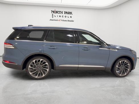 New 2026 Lincoln Aviator Reserve RWD image 2