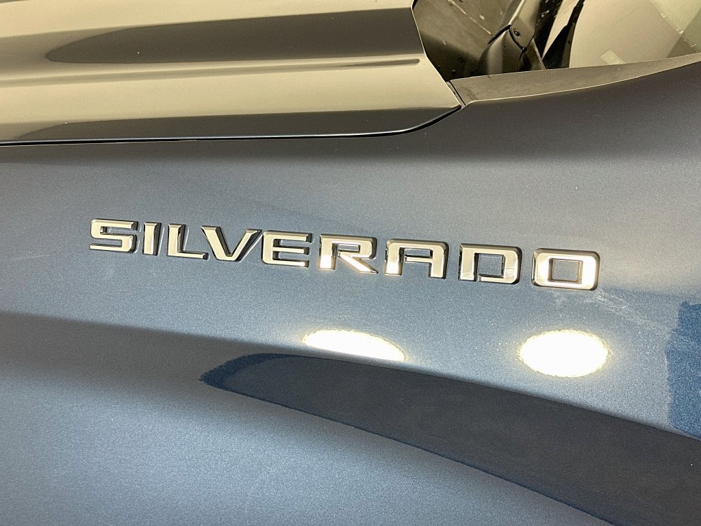 Used 2020 Chevrolet Silverado 1500 Custom w/ Custom Value Package AWD/4WD image 22