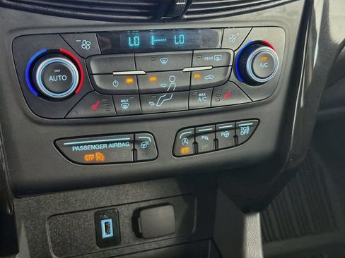 Used 2018 Ford Escape Titanium w/ Ford Safe & Smart Package AWD/4WD image 19
