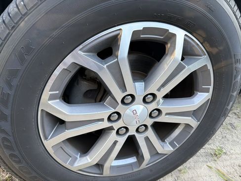Used 2013 GMC Acadia SLT FWD image 3