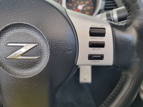 Used 2005 Nissan 350Z Touring RWD image 23