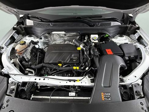 Certified 2025 Chevrolet Trax RS w/ Driver Confidence Package image 36