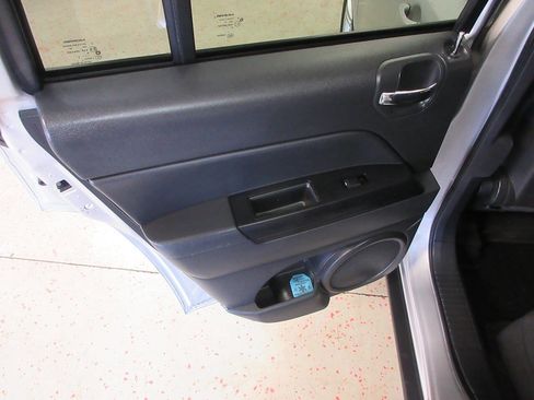 Used 2013 Jeep Compass Latitude image 27