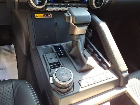 Used 2025 Toyota 4Runner Limited AWD/4WD image 14