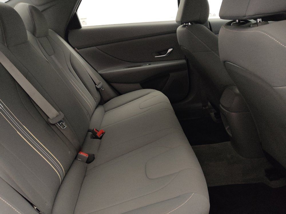 Used 2024 Hyundai Elantra SEL FWD image 19