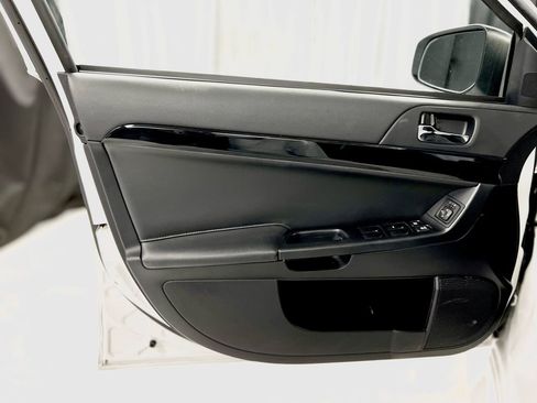 Used 2017 Mitsubishi Lancer ES image 33