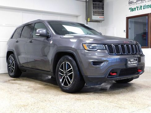 Used 2021 Jeep Grand Cherokee Trailhawk w/ Premium Lighting Group AWD/4WD image 5