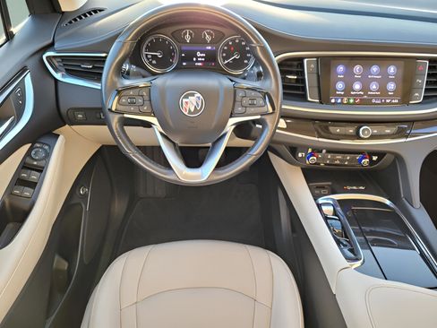 Used 2023 Buick Enclave Essence image 17