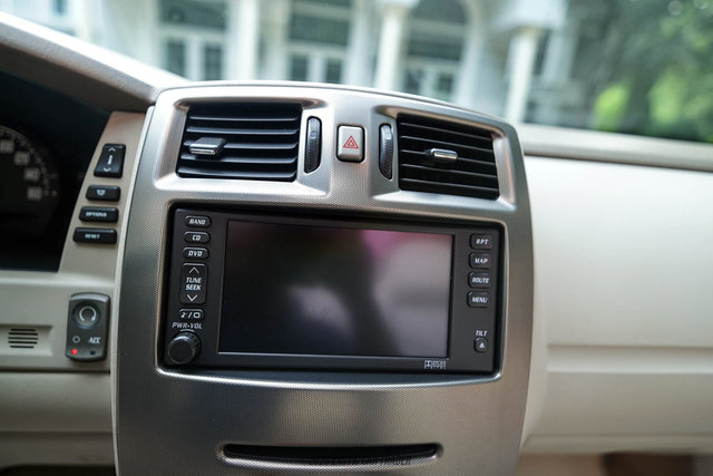 Used 2004 Cadillac XLR RWD image 29