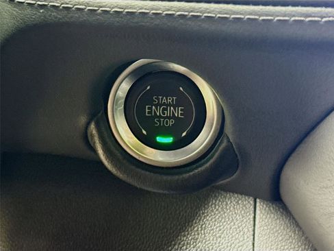 Used 2025 Chevrolet Suburban LS image 12