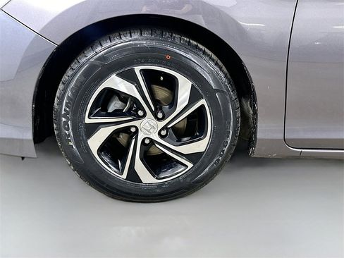 Used 2017 Honda Accord LX image 8