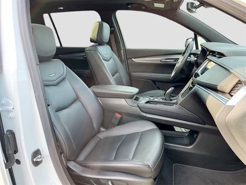 Certified 2024 Cadillac XT6 Luxury w/ LPO, Floor Liner Package image 28