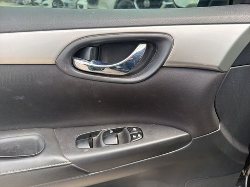 Used 2018 Nissan Sentra S image 14