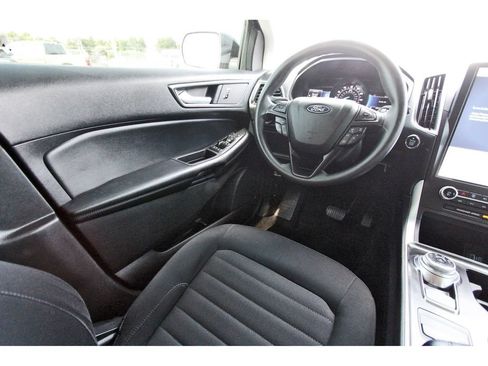Used 2022 Ford Edge SE w/ Black Appearance Package AWD/4WD image 10