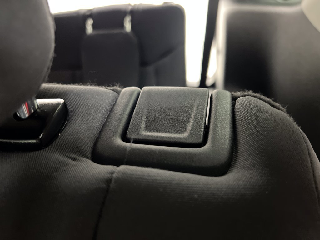 Used 2025 Ford Explorer Active AWD/4WD image 19