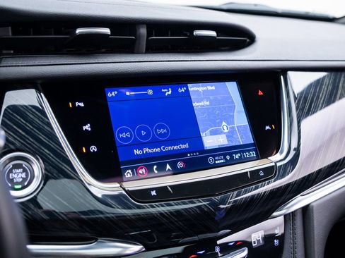 Used 2024 Cadillac XT6 Premium Luxury w/ Technology Package AWD/4WD image 25