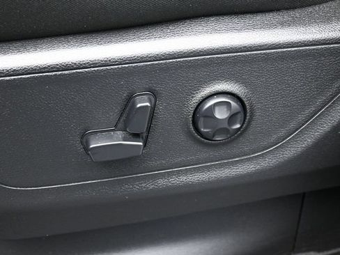 Used 2019 RAM 1500 Big Horn AWD/4WD image 12