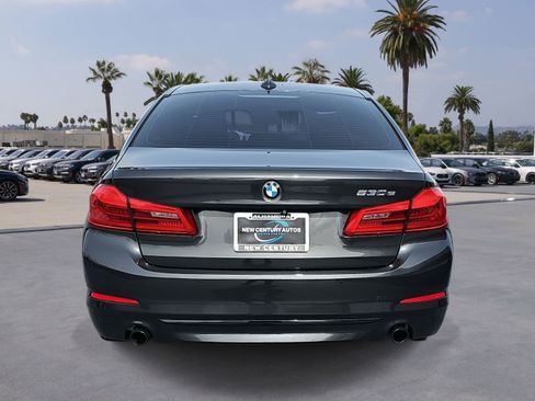 Used 2019 BMW 530e w/ Premium Package image 6