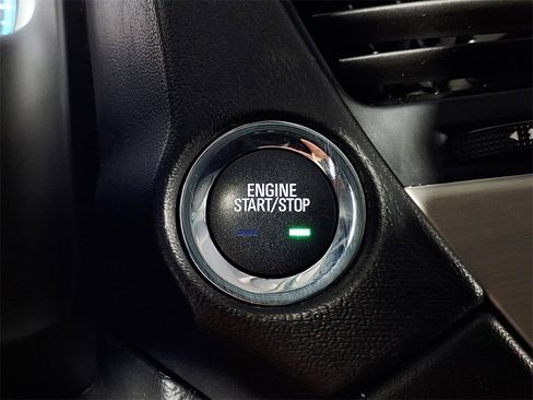 Used 2020 GMC Yukon XL Denali w/ Open Road Package image 16