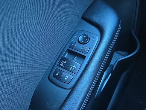 Used 2021 Dodge Challenger SXT image 10