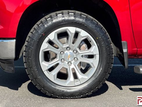Certified 2025 Chevrolet Silverado 1500 LTZ AWD/4WD image 33