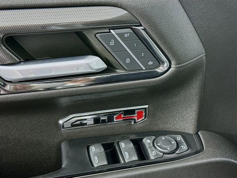 Used 2022 GMC Sierra 1500 AT4 w/ AT4 Preferred Package image 19