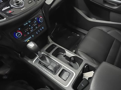 Used 2017 Ford Escape Titanium w/ Canadian Touring Package image 27