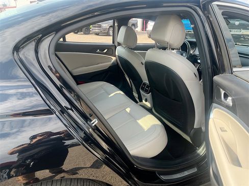 Used 2023 Genesis G70 2.0T image 26