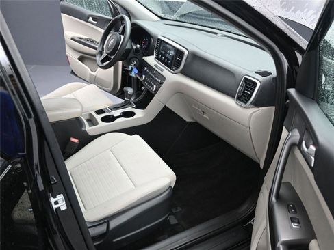 Used 2020 Kia Sportage LX w/ LX Popular Package image 9