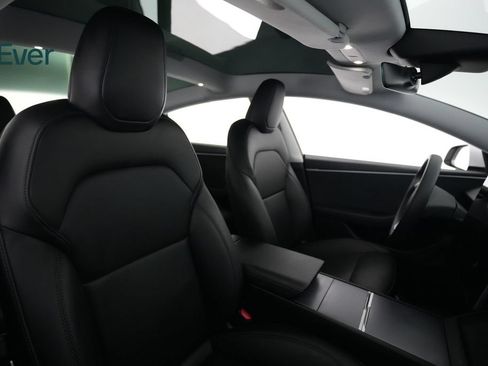 Used 2025 Tesla Model 3 Long Range AWD/4WD image 23