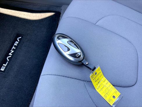 Used 2025 Hyundai Elantra Sport FWD image 15