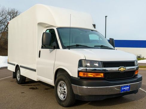 Used 2021 Chevrolet Express 3500 w/ Power Convenience Package image 4