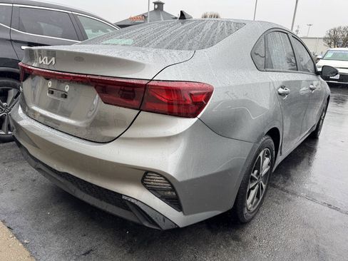 Used 2022 Kia Forte LXS w/ LXS Technology Package image 3