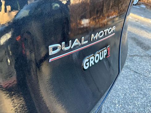 Used 2024 Tesla Model Y Performance image 9