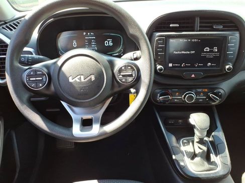 Used 2024 Kia Soul LX w/ Option Group 015 FWD image 10