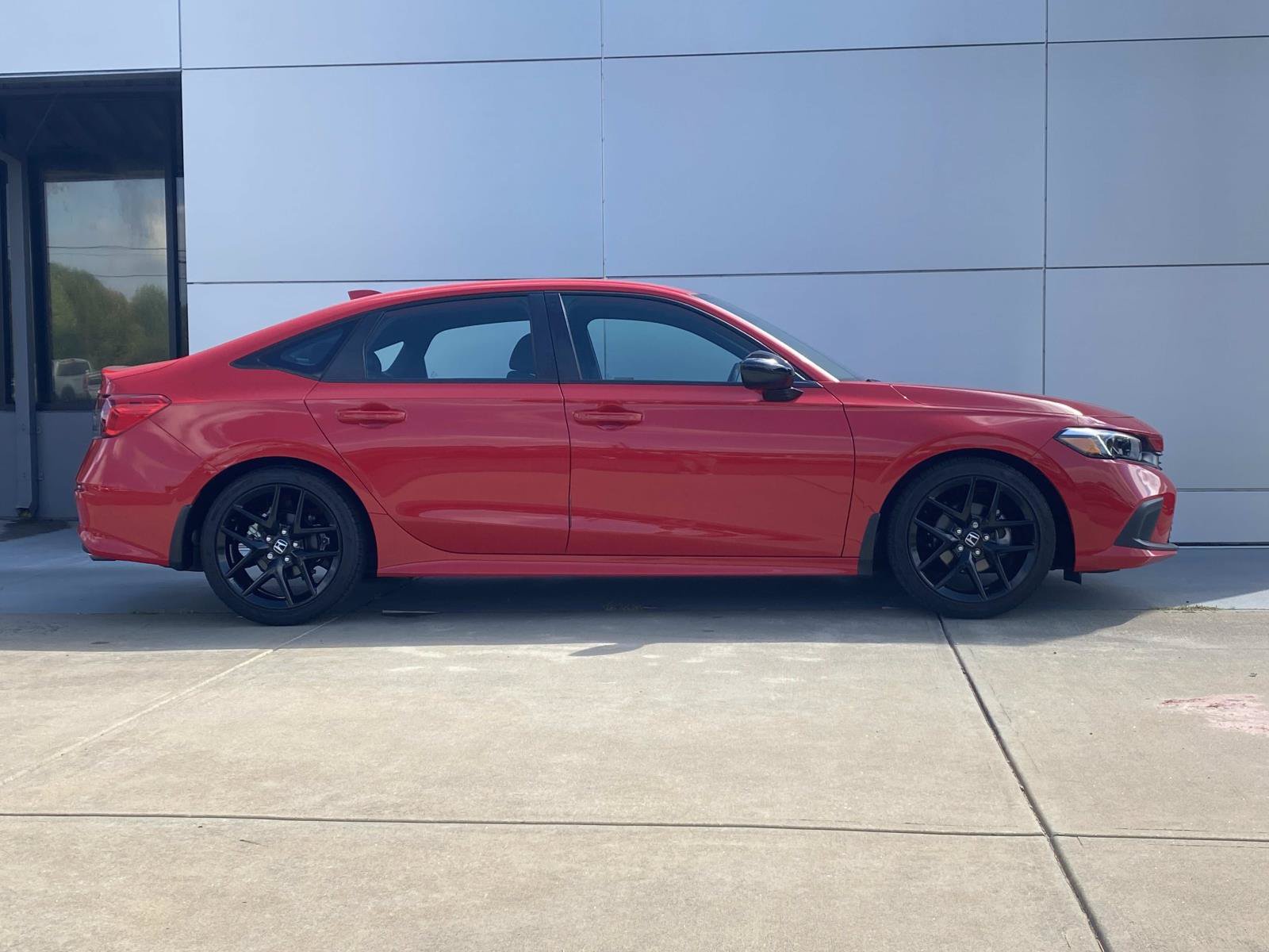 Used 2024 Honda Civic Sport image 3